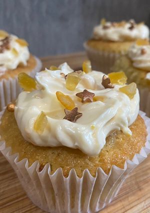 A picture of Gilded Christmas Orange Cupcakes.