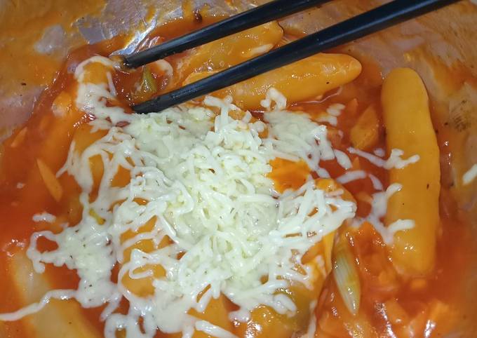 Anti Ribet, Buat Tteokbokki pakai tepung terigu dijamin lembut Rumahan