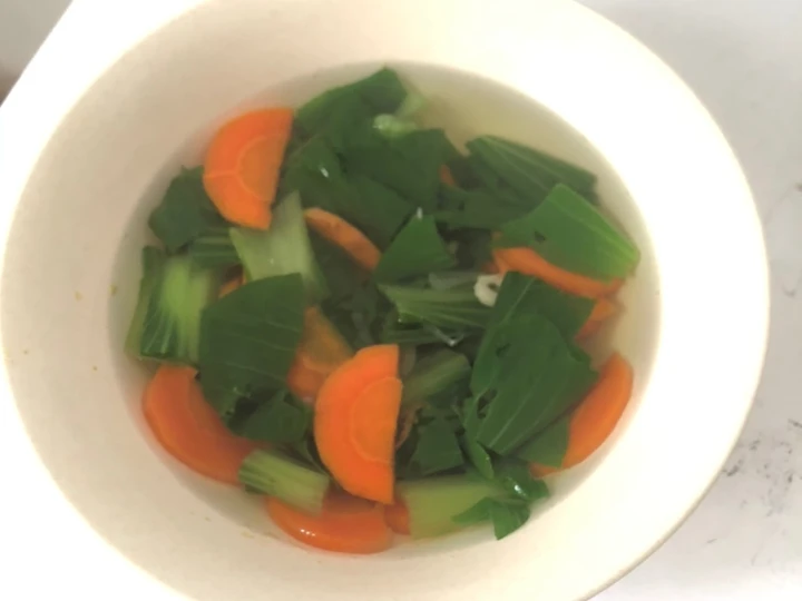 Easy Ways Prepare Recipes Sayur Bening Sawi Daging (Pakcoy) the Delicious Tasty.