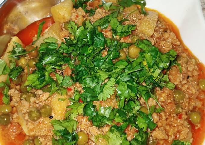 How to Prepare Award-winning Qeema alu matar