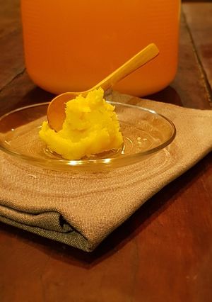Una foto de Samne/Ghee: La mantequilla clarificada de Oriente