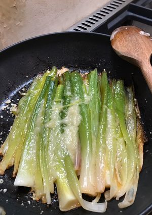 A picture of Cheesy leeks.