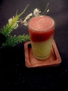 عکسی از دستور اسموتی دو رنگ‌(ملون🍈و توت فرنگی🍓)🍹🍸