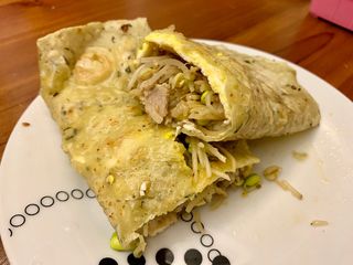 豆芽菜肉片蛋餅
