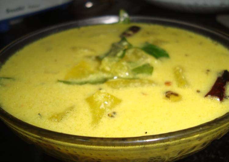 Cucumber Curry in Curd
