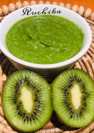 A picture of Mint & Kiwi chutney.