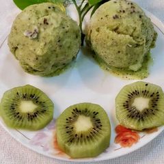 A picture of Kiwi Smooth balls.