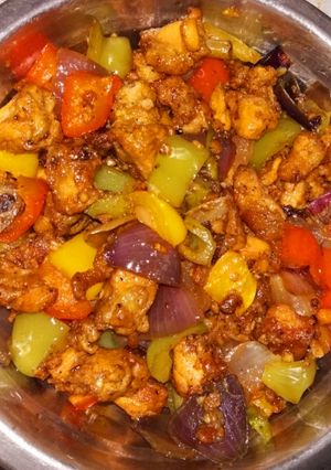 চিলি চিকেন (chilli chicken recipe in Bengali) রেসিপির প্রধান ছবি