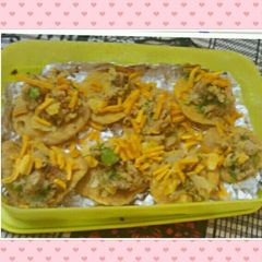 A picture of Sev Poori.