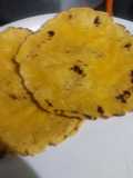 મકાઈ ની રોટી (Makai Roti Recipe In Gujarati)