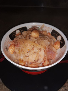 Una foto de Noodles de arroz con gambas