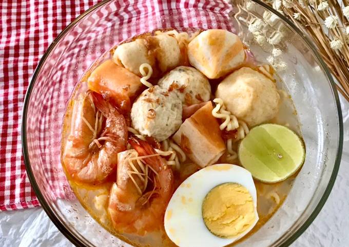Resep Mie instan kuah Tom yum oleh wiwi wahyuni - Cookpad