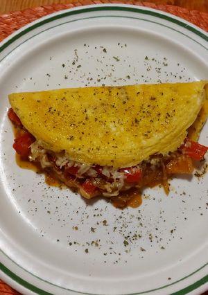 Una foto de Omelette de peperonata con queso