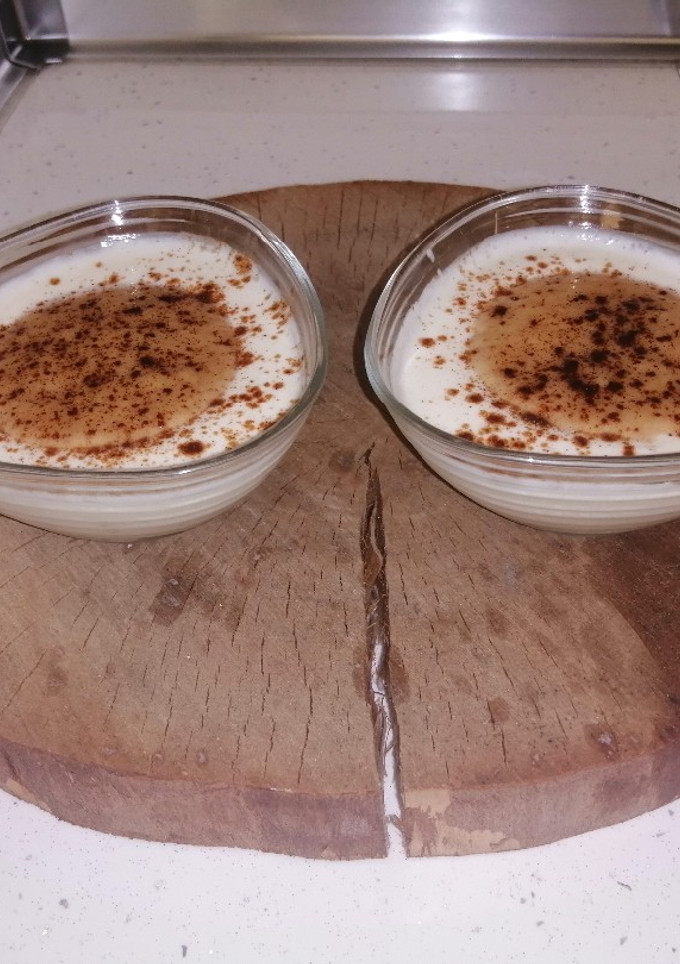 Una foto de Crema de limón con galletas