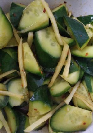 A picture of Quick pickle cucumber.
