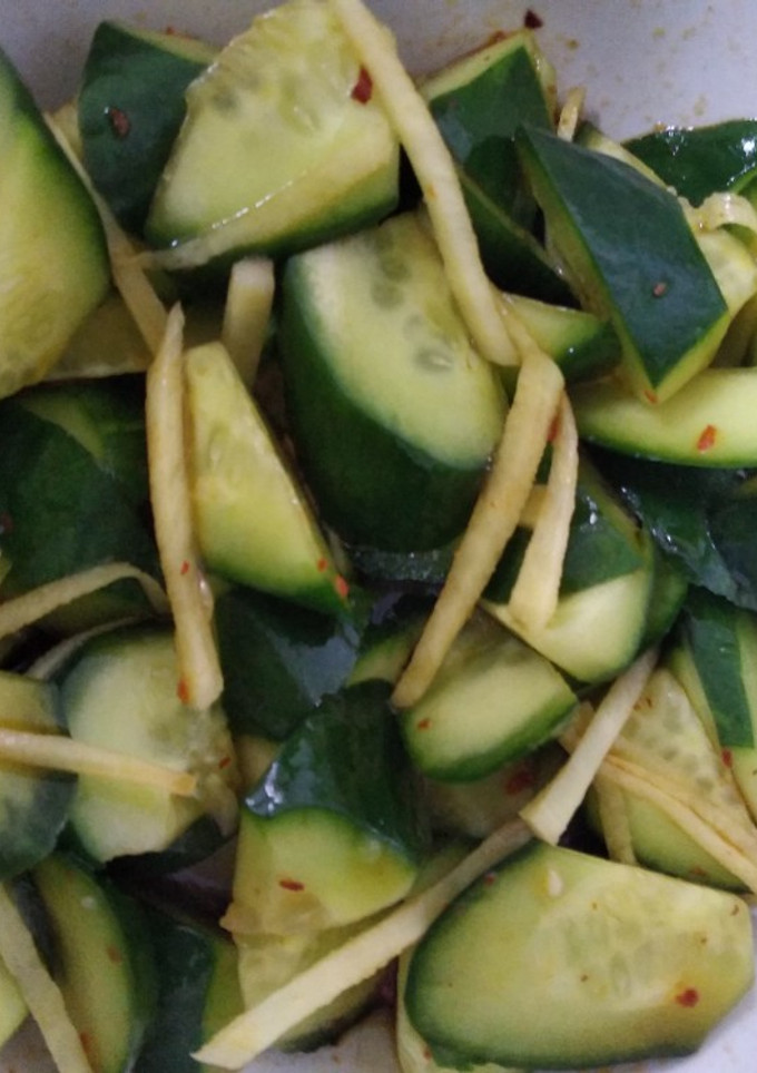 A picture of Quick pickle cucumber.
