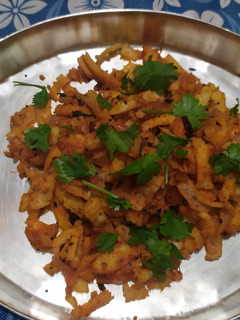 கொத்து மசாலா தோசை (Kothu masala dosai recipe in tamil) செய்முறை முக்கிய புகைப்படம்