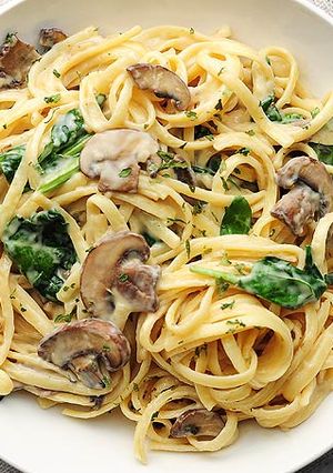 O poză a rețetei Mushroom and Spinach Pasta.