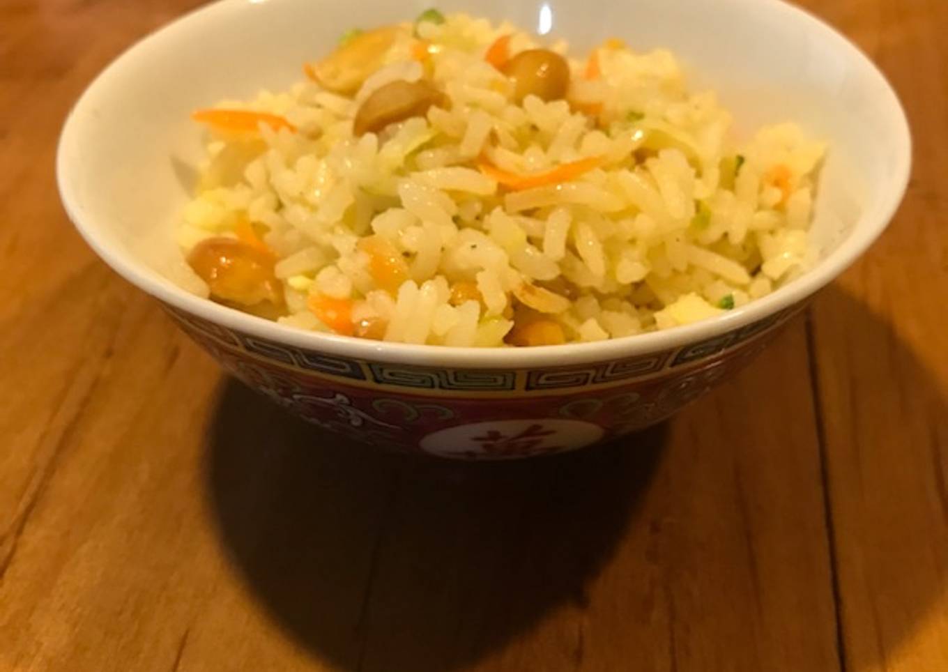 Arroz thai con verduras y cacahuates