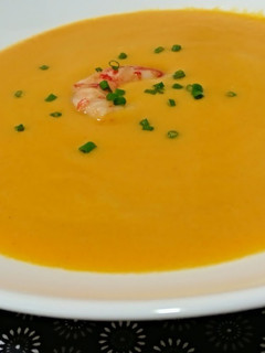 Una foto de Crema de pescado y marisco