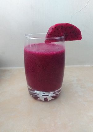 A picture of Dragon fruit juice.