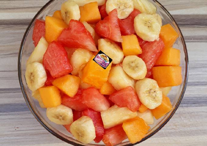 Easiest Way to Prepare Ultimate Simple Fruit Salad with Honey Lime Dressing