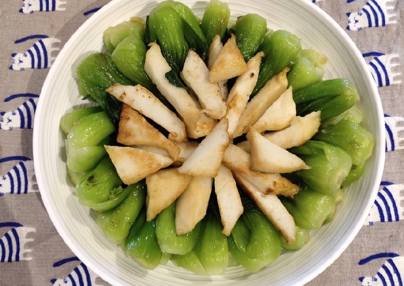 Bokchoy with Fish Triangle