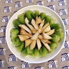 A picture of Bokchoy with Fish Triangle.