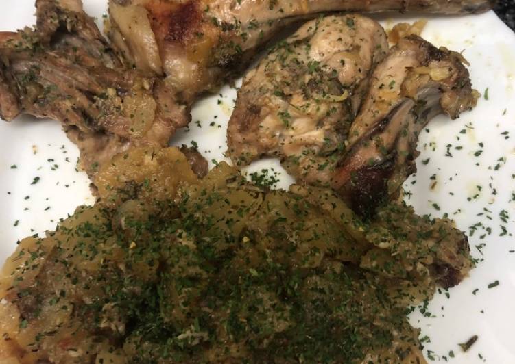 Conejo al ajillo con patatas