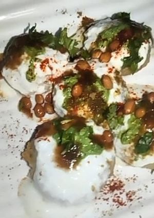 ફરાળી દહીંવડા (Farali Dahi Vada Recipe In Gujarati) રેસીપી મુખ્ય ફોટો