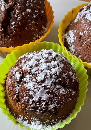 Una foto de Muffins de chocolate en la freidora de aire (Airfryer)