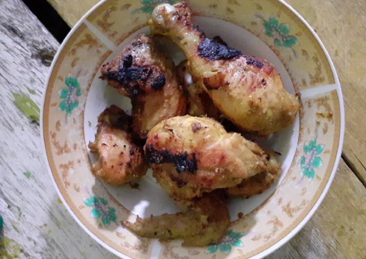 Bagaimana Menyiapkan Ayam Bakar Padang, Enak