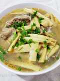Măng sặt nấu canh xương heo