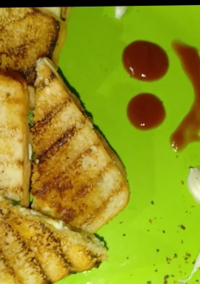 கார்லிக் பன்னீர் சாண்ட்விச் (கிரில்) செய்முறை முக்கிய புகைப்படம்