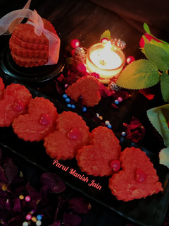 रेड वेलवेट कुकीज़ (red velvet cookies recipe in Hindi) रेसिपी मुख्य फोटो