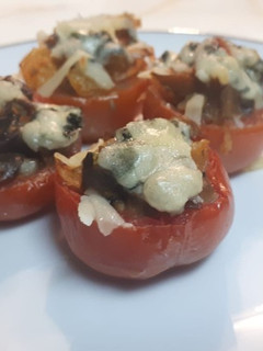 Una foto de Tomates rellenos