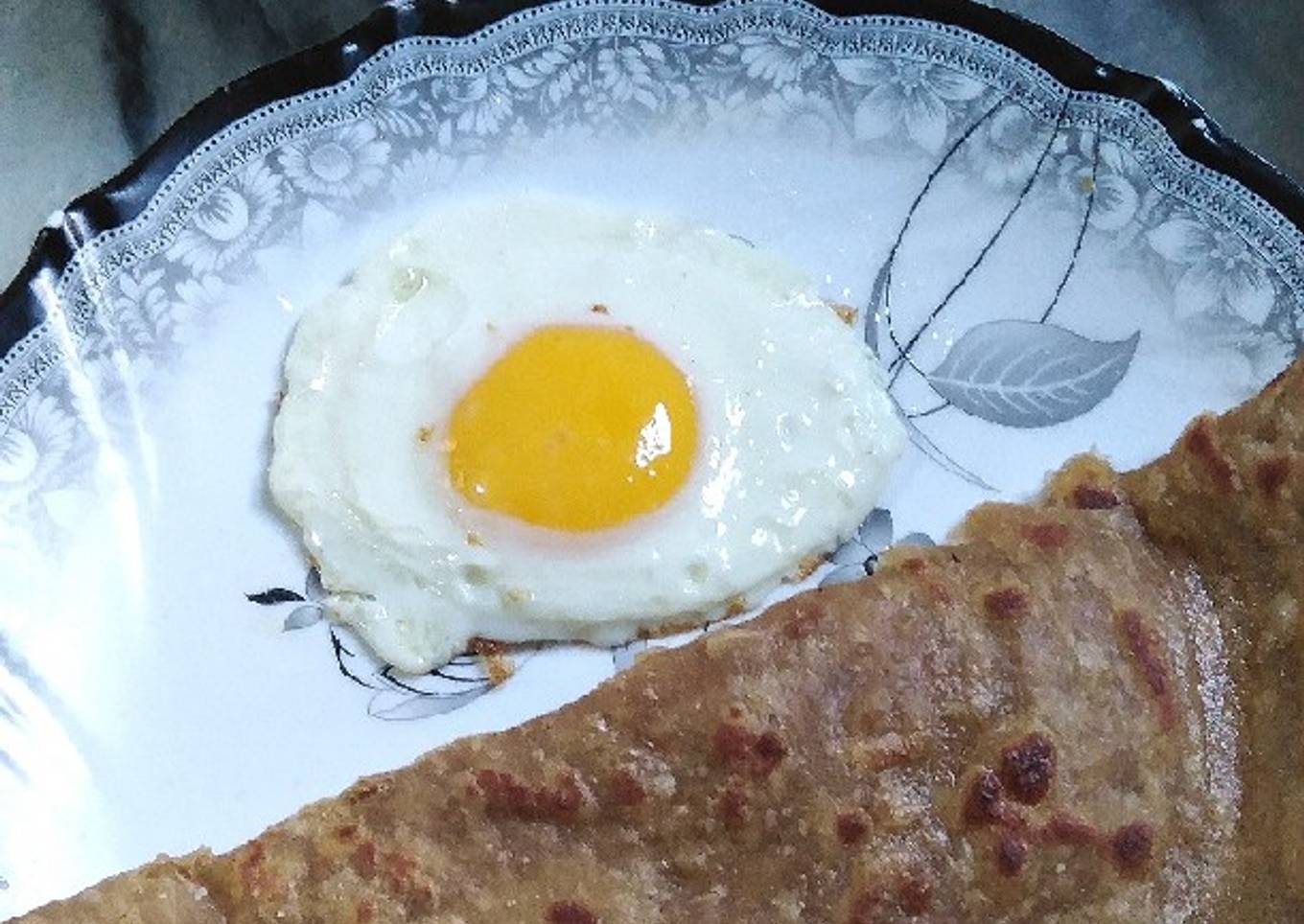 Anda Paratha with doodh pati😋