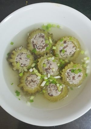 Hình của món Khổ qua nhồi thịt.