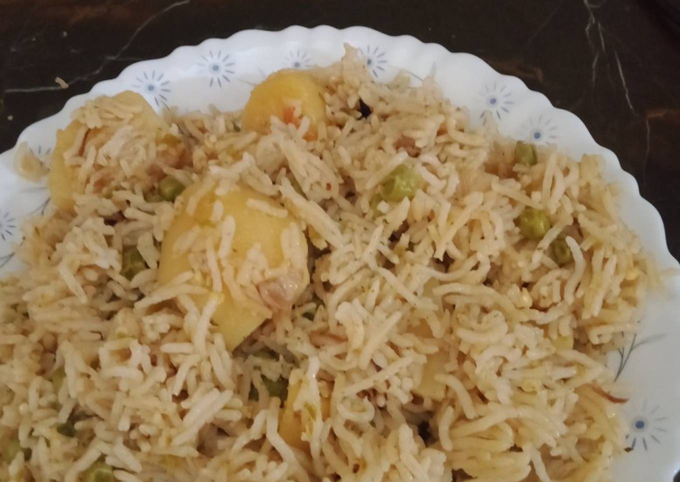 Matar aalo pulao