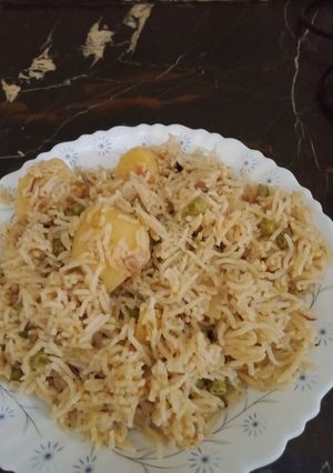 A picture of Matar aalo pulao.