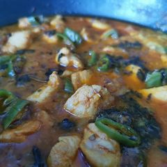 A picture of Chicken makhni.