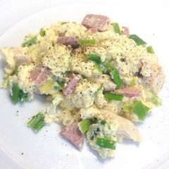 A picture of Creamy Chicken, Ham and Leeks Scramble.