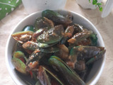 Kerang Hijau Saus Padang