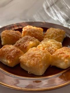 Sajtos ropogĂłs recept fotĂłja