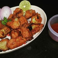 A picture of Aloo tikka.