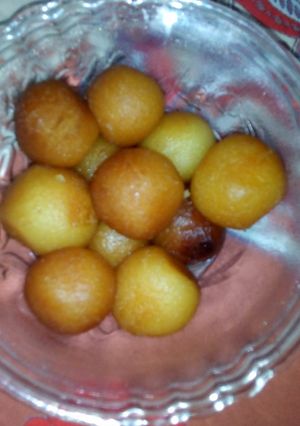 A picture of Instant gulabjamun.