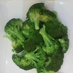 A picture of Steamed broccoli.