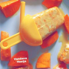 A picture of Mango Kulfi / Popsicles.