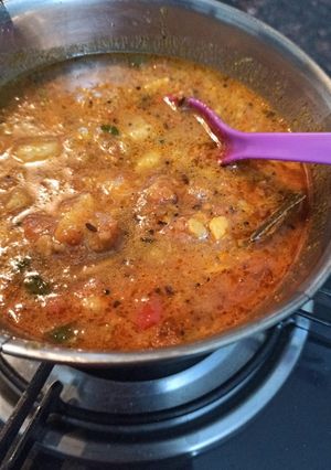 आलू टमाटर की सब्जी(aloo tamatar ki sabzi recipe in hindi) रेसिपी मुख्य फोटो
