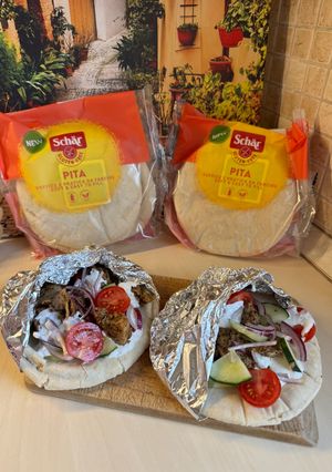 Gyros gluténmentes pitában recept fotója